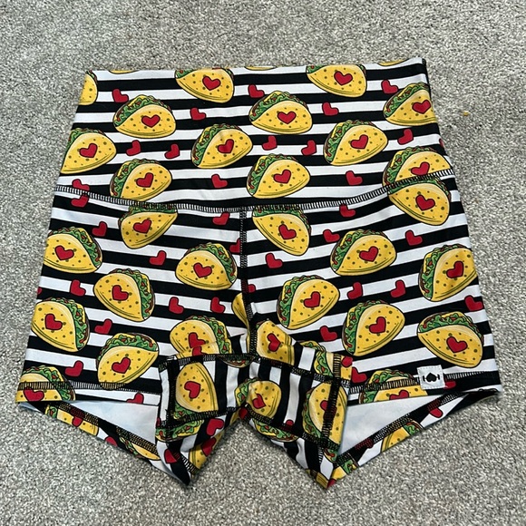 WodBottom High Waisted Taco shorts - Picture 1 of 3